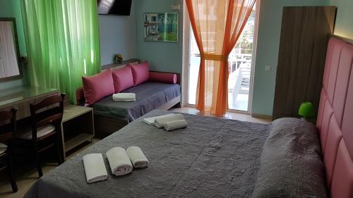 Gallery image of Hotel White Rose Beach in Olympiaki Akti