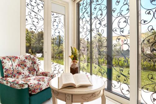 Ruang duduk di Villa Claudia