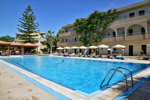 Πισίνα στο ή κοντά στο Marathon Hotel - All Inclusive