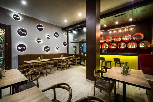 Χώρος καθιστικού στο Hotel Asansol International