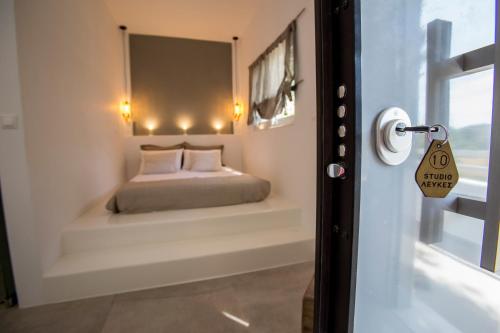 Gallery image of studio lefkes kea in Vourkarion