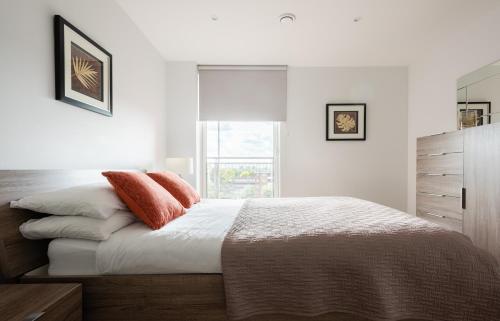 2 Bedroom 2 Bathroom Apartment with large balcony