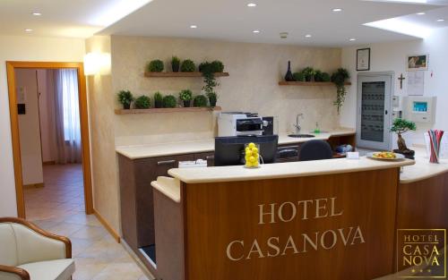 Sijil, anugerah, tanda atau dokumen lain yang dipamerkan di Hotel Casanova