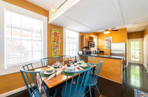 Dapur atau dapur kecil di Rose Lane Villas