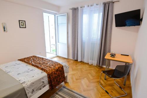 Luxury Apartment Rocky I with Balcony view of the garden
