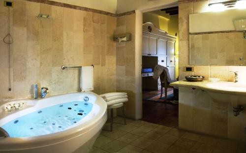Koupelna v ubytování Castello di Leonina Adults Only