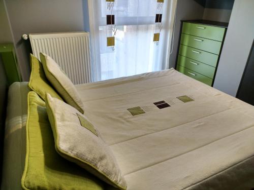 Säng eller sängar i ett rum på Jardines de Viana