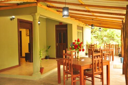 Restaurace v ubytování Thal Sewana Home Stay