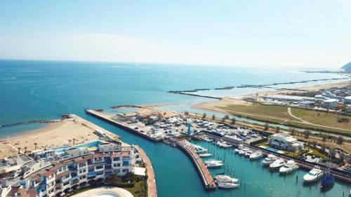 Gallery image of Portoverde Luxury Houseboat in Misano Adriatico