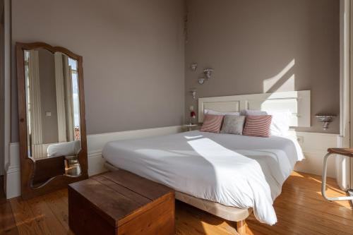 Katil atau katil-katil dalam bilik di Being Porto Hostel