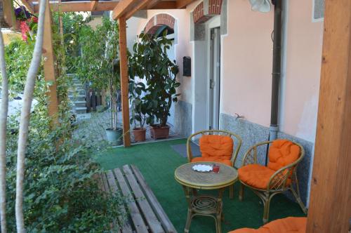 Ein Garten an der Unterkunft Appartamento Mara