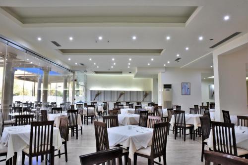 Εστιατόριο ή άλλο μέρος για φαγητό στο Marathon Hotel - All Inclusive