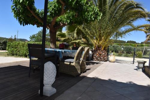 Gallery image of Le Jas des Oliviers 3 étoiles in Le Castellet