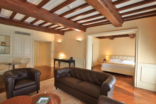 Postel nebo postele na pokoji v ubytování Hotel Rua Frati 48 in San Francesco