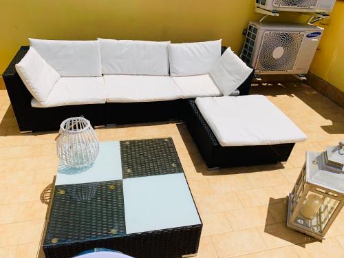 Een zitgedeelte bij Orchidea Gialla