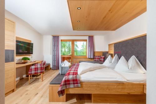 Postel nebo postele na pokoji v ubytování Hotel Lindenhof