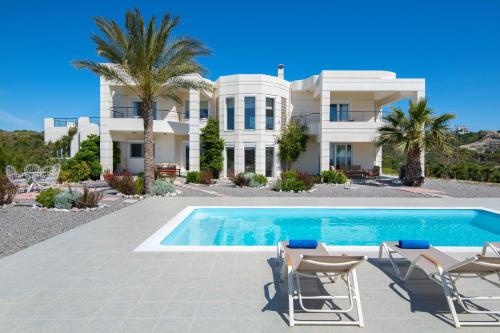 Bazén v ubytování Andrealexia Sea View Villa nebo v jeho okolí