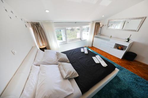 Magic Blue Sky Apartment