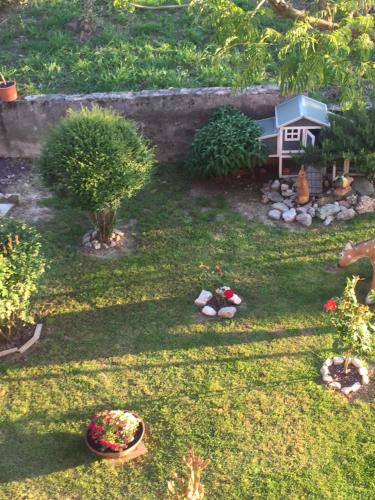 Vonkajšia záhrada v ubytovaní Il girasole