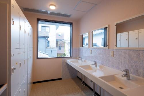 Guesthouse kukuru tesisinde bir banyo