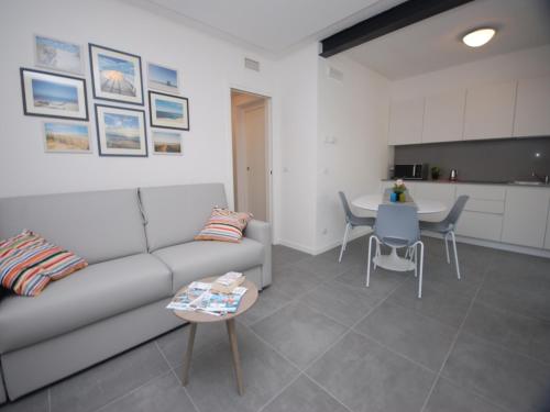 A kitchen or kitchenette at Residenza Due Perle