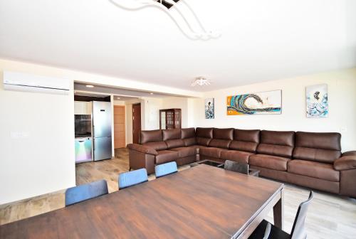 GR LUXURY APARTMENT FIRST LINE BEACH
