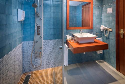 Ένα μπάνιο στο Hotel GHT Neptuno-Tossa & Venus SPA