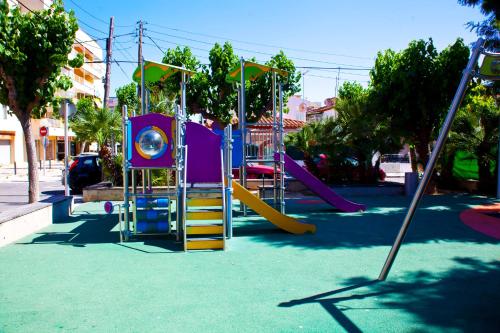 Ο χώρος παιχνιδιού για παιδιά στο Apartamento Cambrils!!!