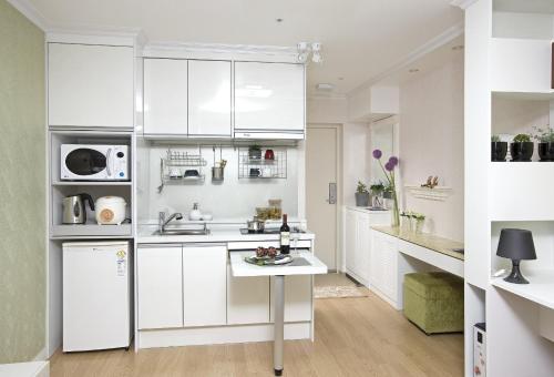 Dapur atau dapur kecil di Good Morning Residence Hue