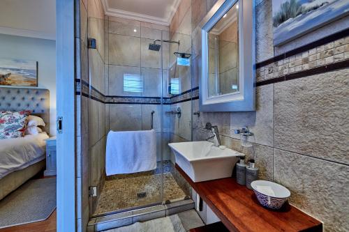 Un baño de The Hamptons Guest House