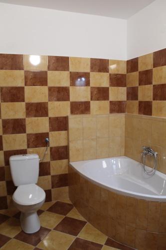 Un baño de Korall Apartman