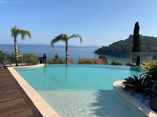 Gallery image of Les Lauriers Roses in Rayol-Canadel-sur-Mer