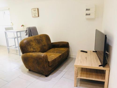 Televisyen dan/atau pusat hiburan di L'Atelier