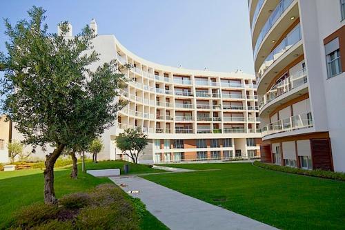 New loft with swimming pool at Parque das Nações!