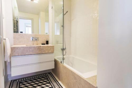 Unique 2 Bdr Apt River View Baixa Alfama C
