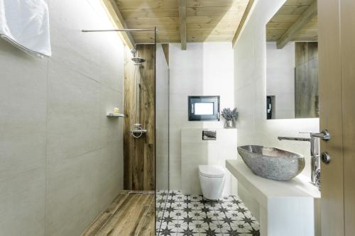 Bilik mandi di Meteora boutique villa E