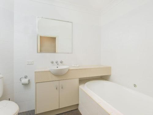 Kylpyhuone majoituspaikassa Angourie Blue 7