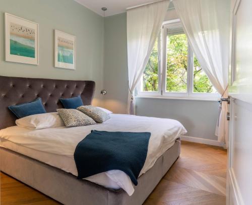Aquamarine Sea View Apartment