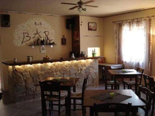 Ein Restaurant oder anderes Speiselokal in der Unterkunft Casa Allorello 