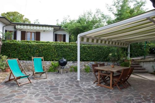 Κήπος έξω από το Residence le Mimose