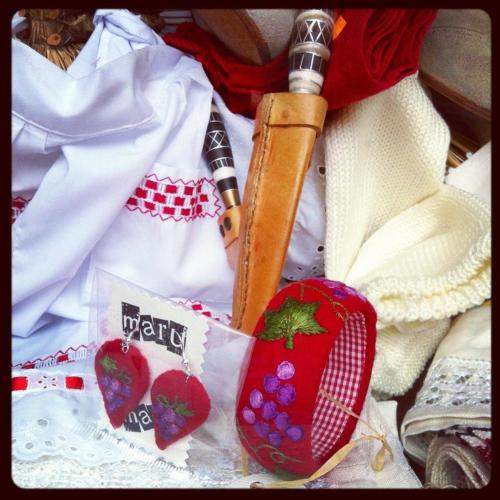 a doll of a strawberry and a tennis racket at Hotel Rural Orotava in La Orotava