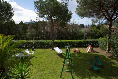 Κήπος έξω από το Residence le Mimose