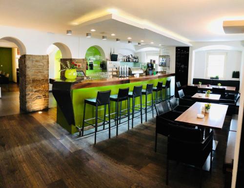 Un restaurante u otro lugar para comer en Hotel Krone