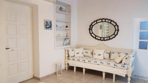 Χώρος καθιστικού στο Gala Home Traditional house