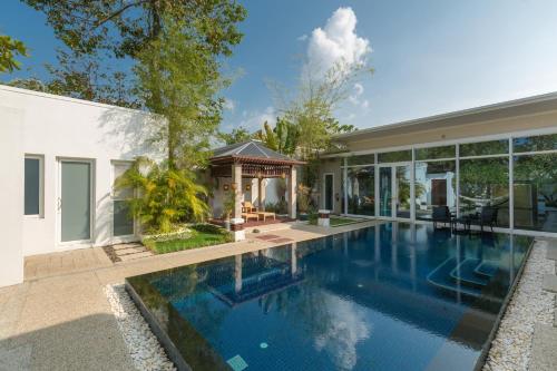 Gallery image of Splash Beach Resort, Maikhao Phuket - SHA Extra Plus in Mai Khao Beach