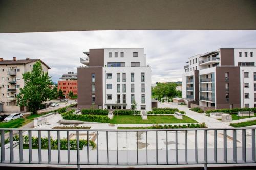 Το κτήριο όπου στεγάζεται  το διαμέρισμα
