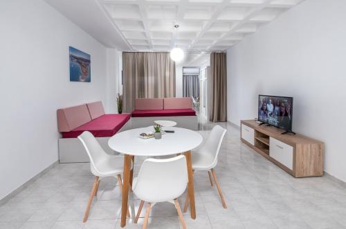 TV a/nebo společenská místnost v ubytování MV83 new marina