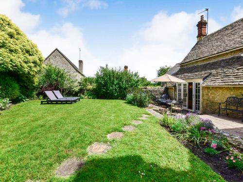 Gallery image of Cotswold Cottage in Cirencester