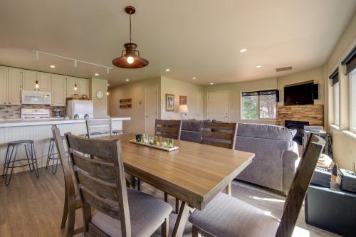 Una cocina o zona de cocina en Apache Greens
