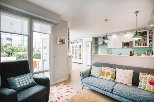 Ondarreta Villa Apartment with free parking, AC and outdoor terrace by the beach